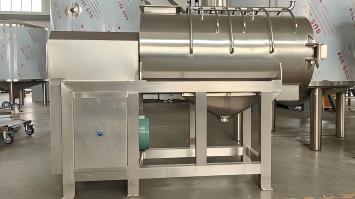 5T/H Fruit Pitting and Crushing Equipment Project in Jiangsu, China